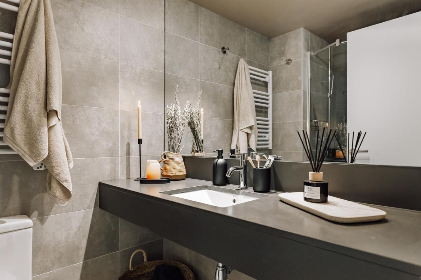 Appartamento Encina - 2 Bedrooms In Eixample Esquerra *